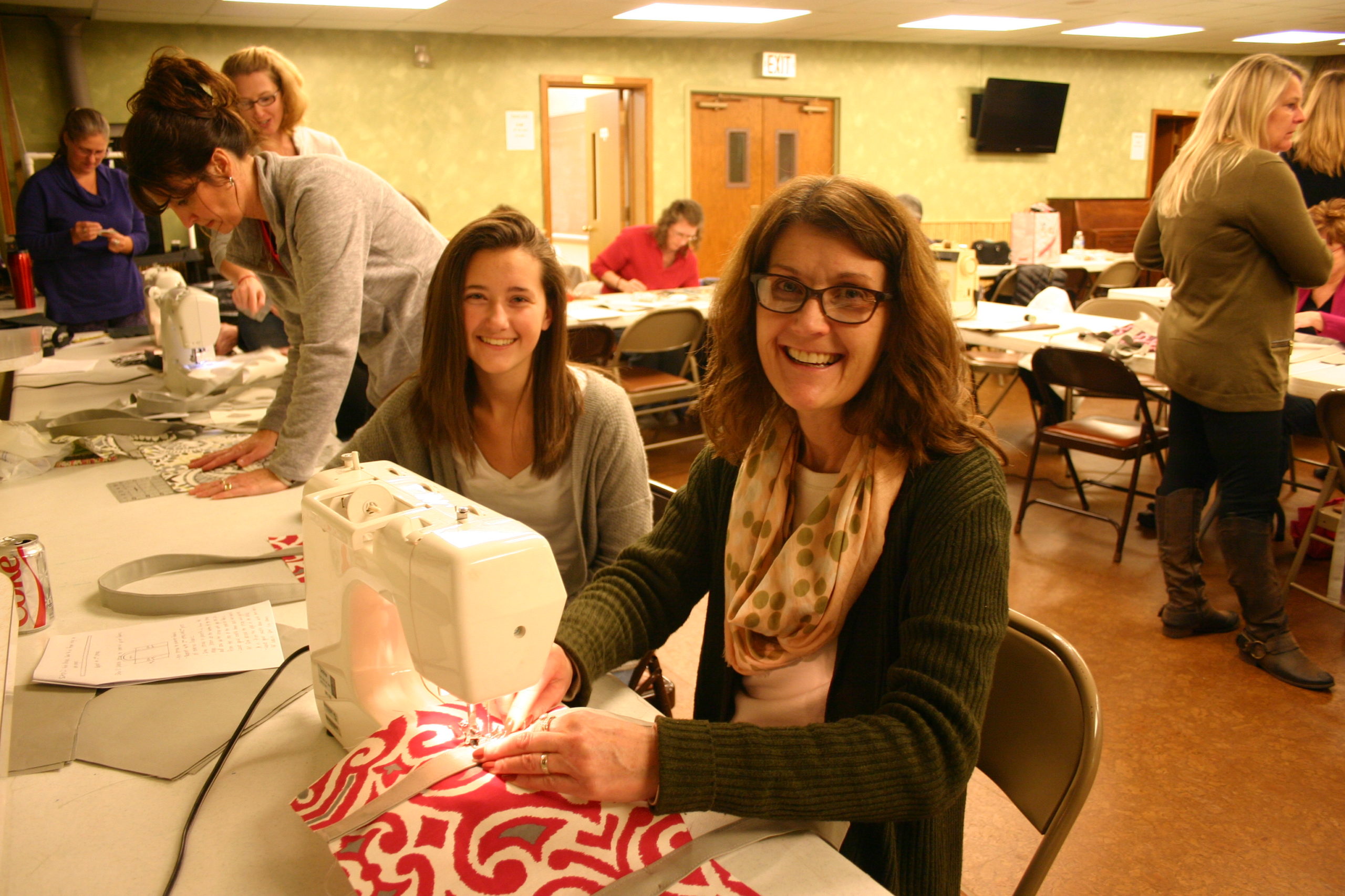 2016-01-16 Inspired Sisters Women's Ministry of Zions Church - Be Social Let's Make a Canvas Tote Bag